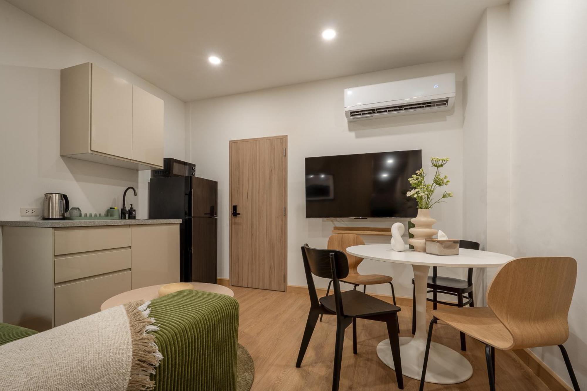 Căn hộ 2 Bed 2 Bath / Luxury / 1 Min Walk To Bts Asok
