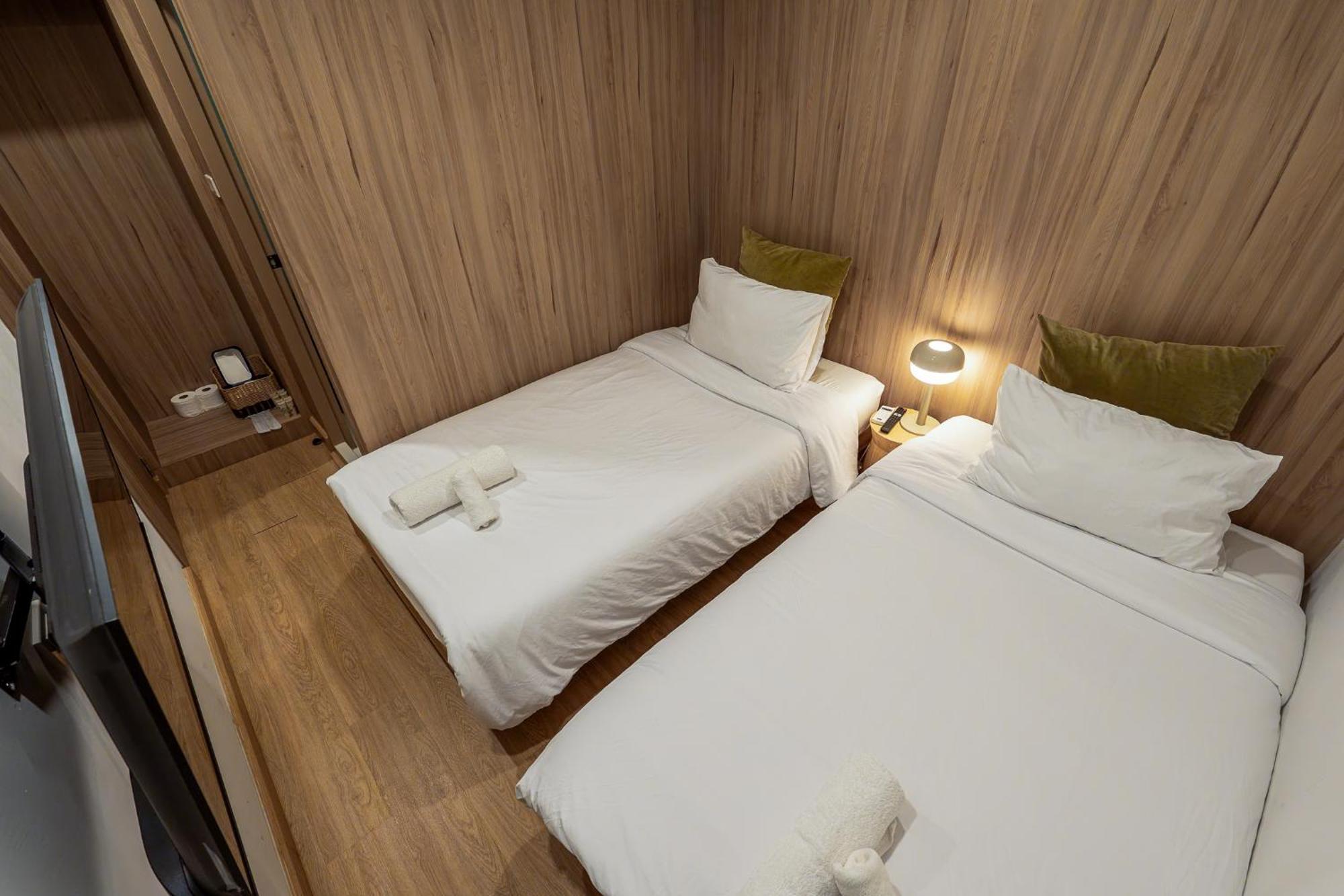Căn hộ 2 Bed 2 Bath / Luxury / 1 Min Walk To Bts Asok *