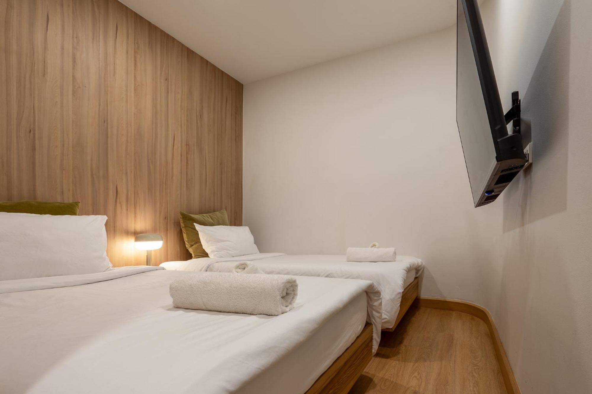 2 Bed 2 Bath / Luxury / 1 Min Walk To Bts Asok Bangkok