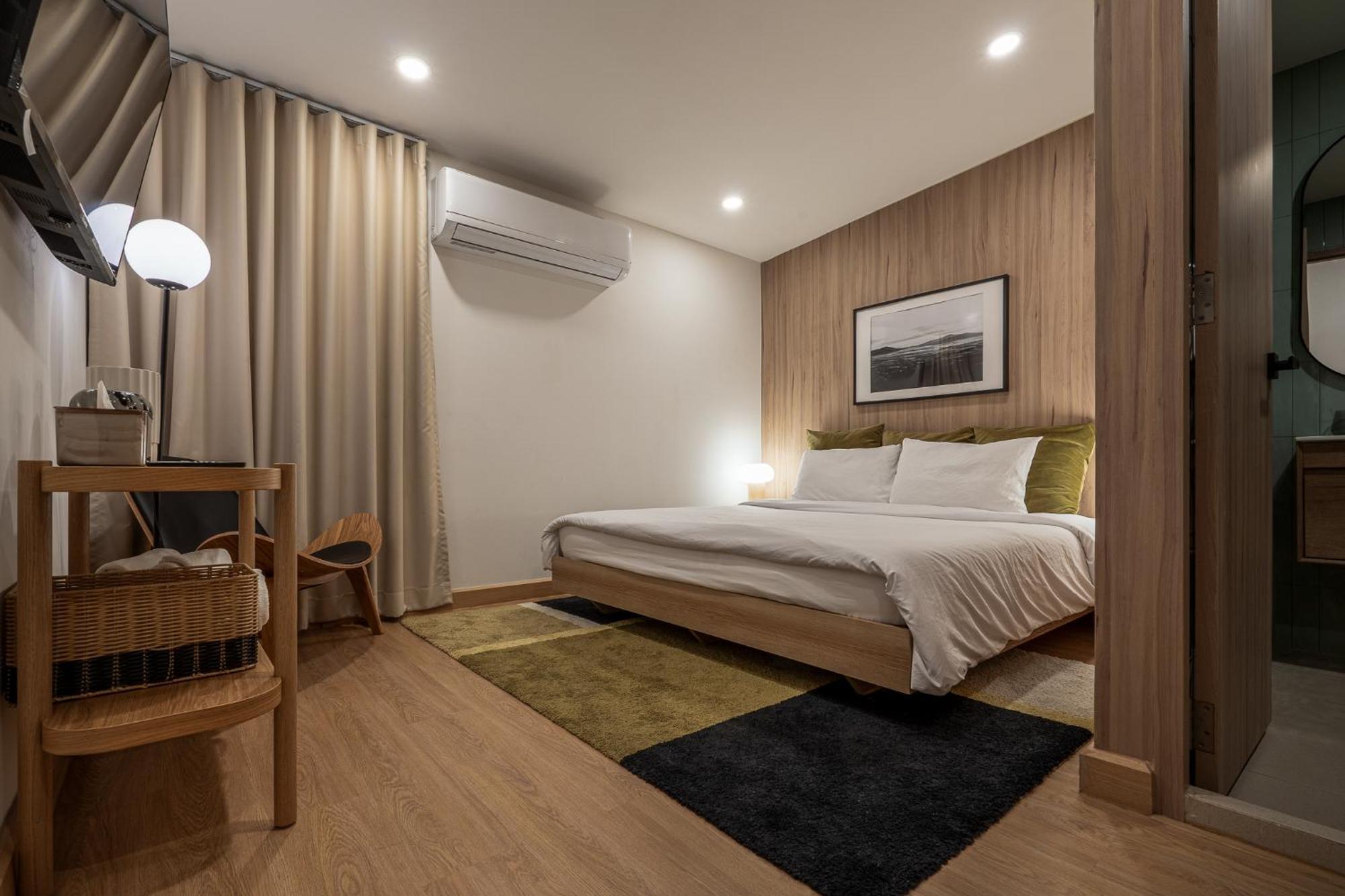 Căn hộ 2 Bed 2 Bath / Luxury / 1 Min Walk To Bts Asok